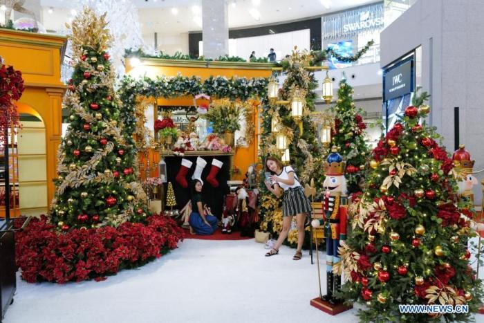 Shopping mall christmas decoration