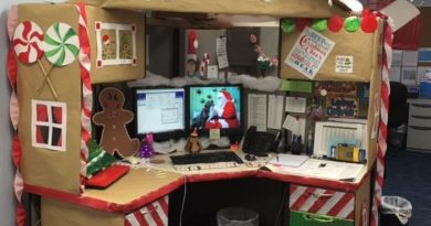 Christmas office desk decoration ideas